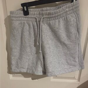 Tna Sweat Shorts Womens Medium Gray Cozy Fleece Boyfriend Raw Hem Drawstring